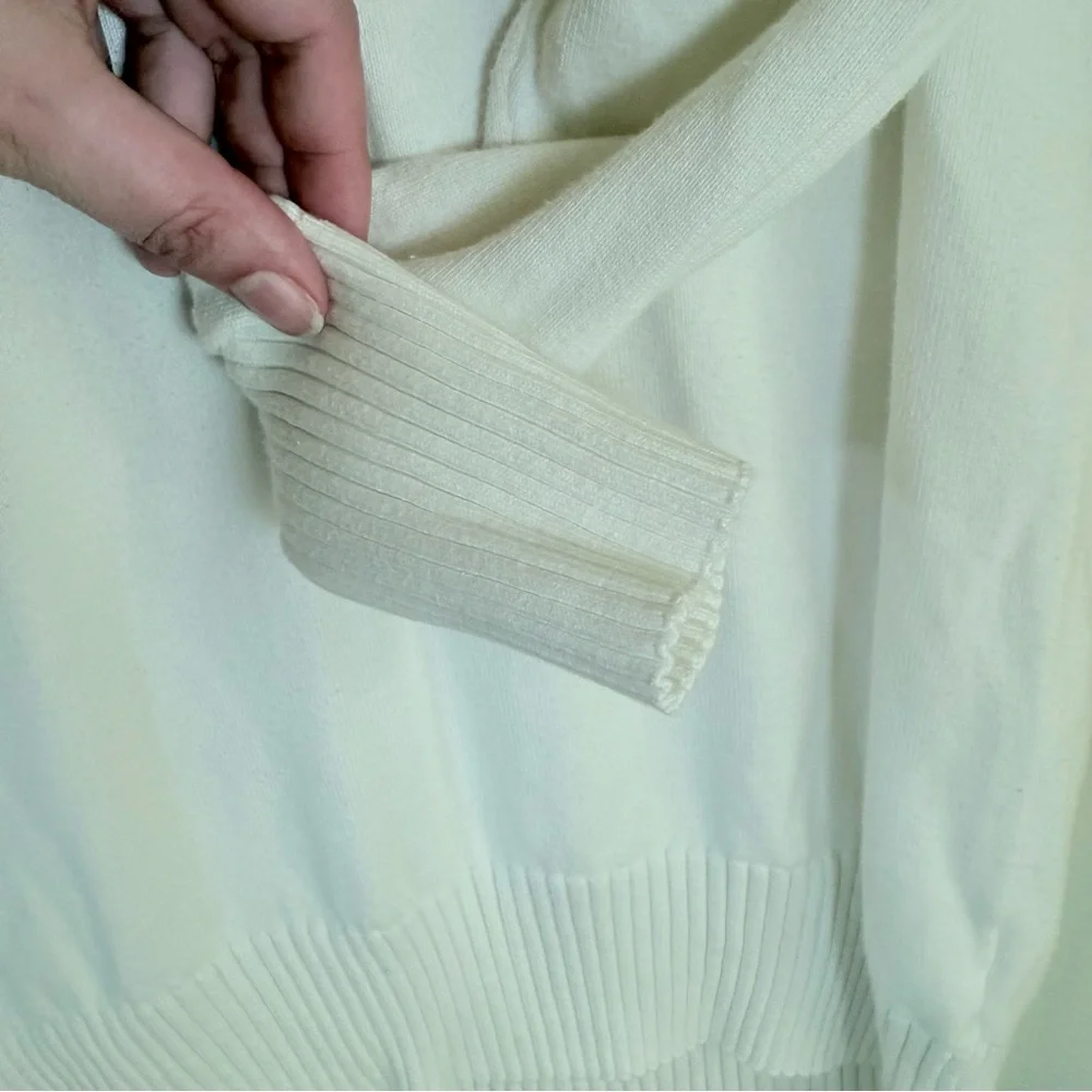 🤍✨ Vintage Y2K Esprit Organic White V-Neck Sweater – Size S ✨🤍 Oversized - Picture 4 of 4